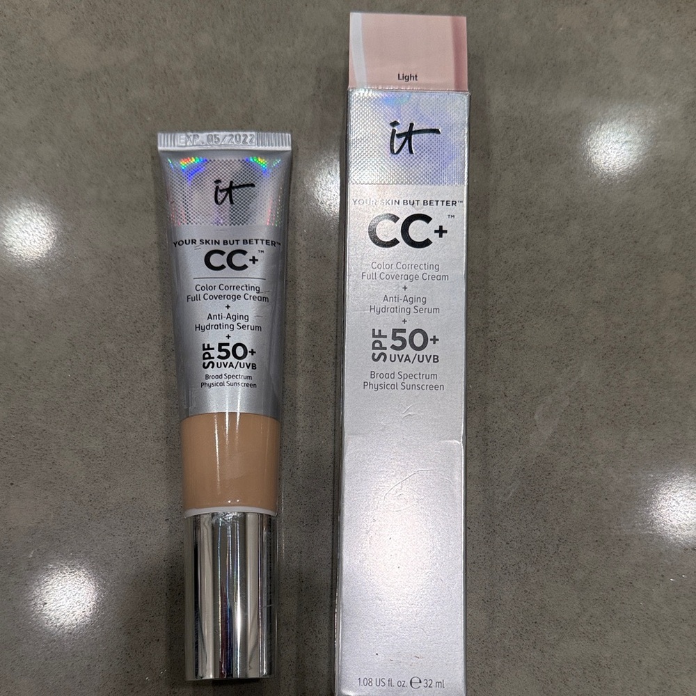 IT Cosmetics CC+ Cream - Light